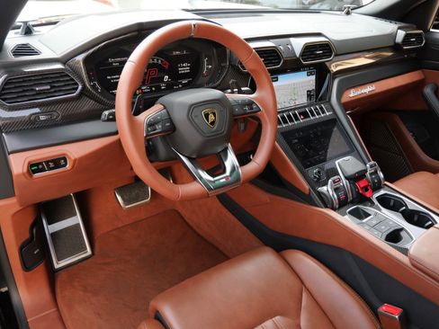 Used 2023 Lamborghini Urus S image 14