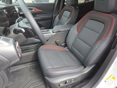 Used 2024 Chevrolet Equinox EV RS image 29