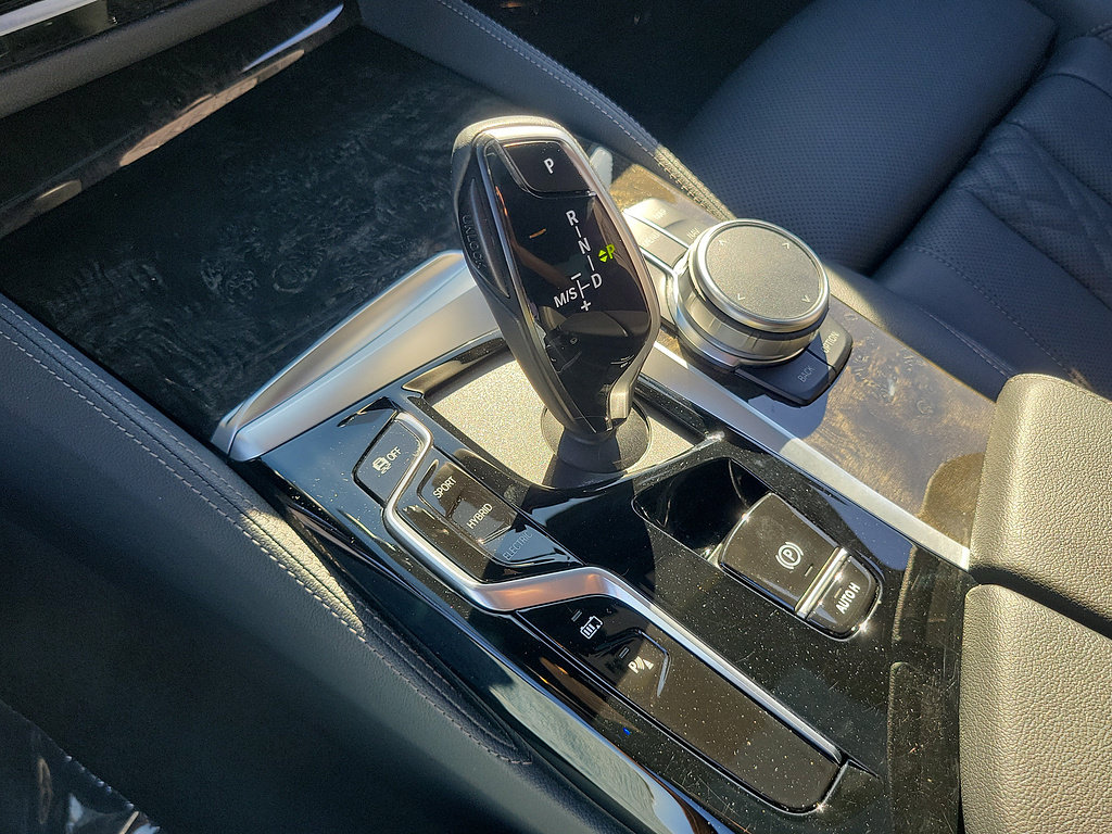 Used 2023 BMW 530e w/ M Sport Package RWD image 31