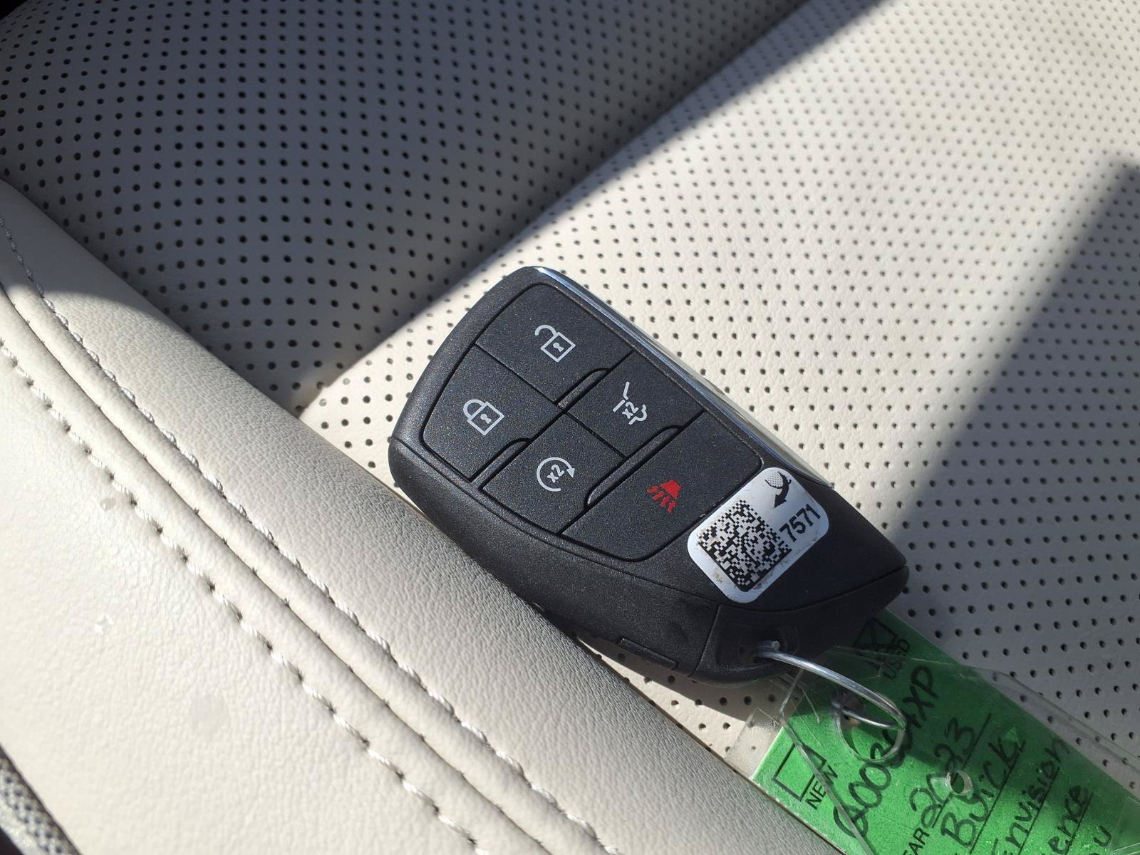 Used 2023 Buick Envision Essence AWD/4WD image 18