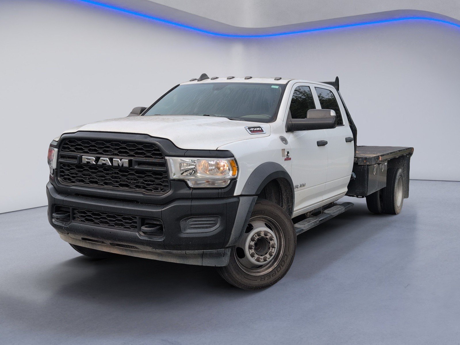 Used 2019 RAM 4500 Tradesman RWD image 2