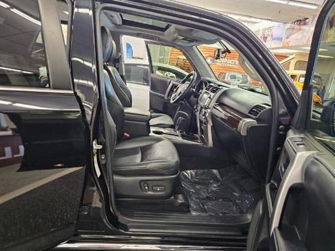 Used 2018 Toyota 4Runner Limited image 31