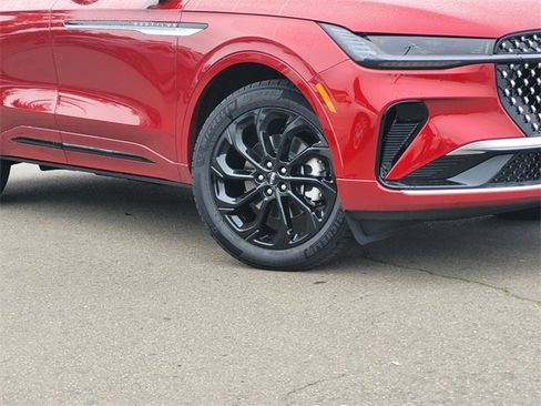 New 2026 Lincoln Nautilus Reserve image 2