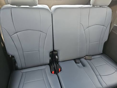 Used 2023 Buick Enclave Essence w/ Experience Buick Package FWD image 14