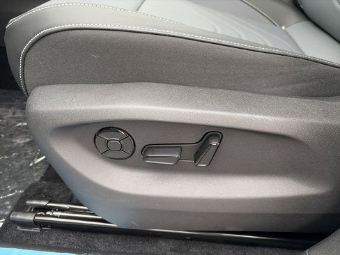 New 2026 Volkswagen Tiguan SE R-Line image 13