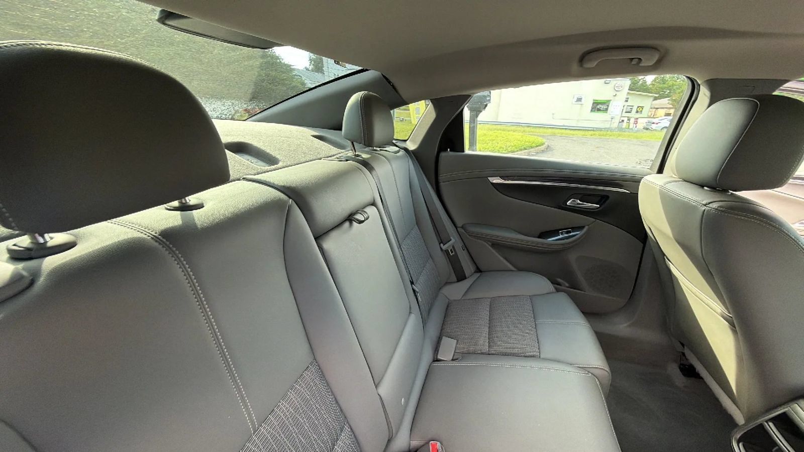 Used 2018 Chevrolet Impala LS FWD image 43