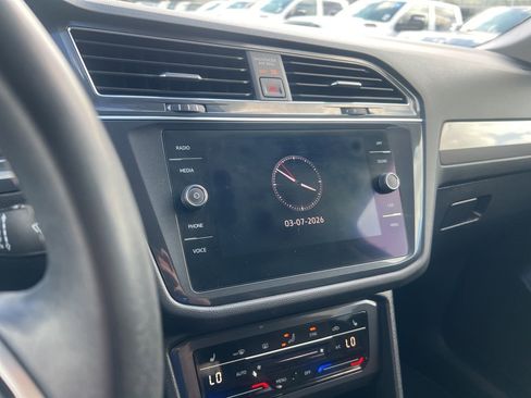 Used 2022 Volkswagen Tiguan SE image 27