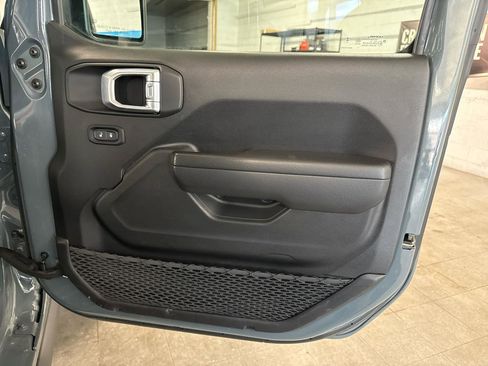 Used 2024 Jeep Wrangler Unlimited AWD/4WD image 61