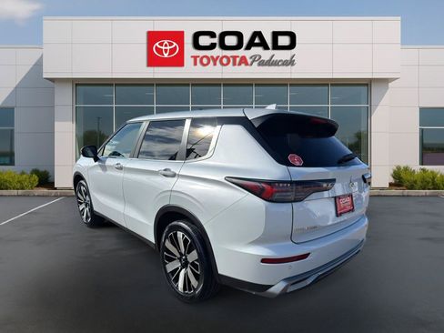Used 2025 Mitsubishi Outlander SE AWD/4WD image 3