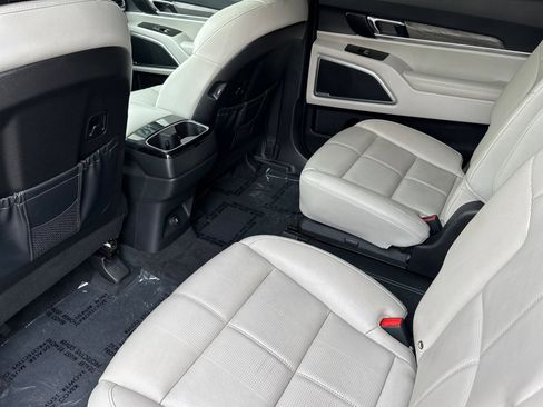 Used 2022 Kia Telluride EX w/ EX Premium Package image 14