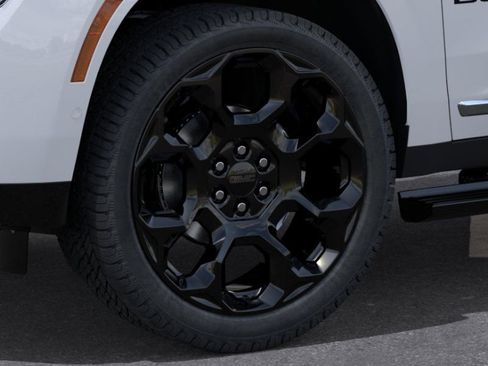 New 2026 GMC Yukon Denali w/ Denali Reserve Package AWD/4WD image 9