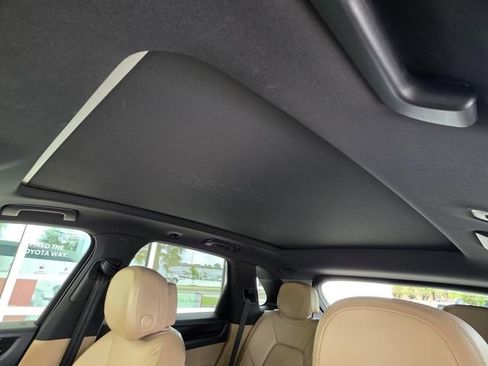 Used 2019 Porsche Cayenne AWD/4WD image 7