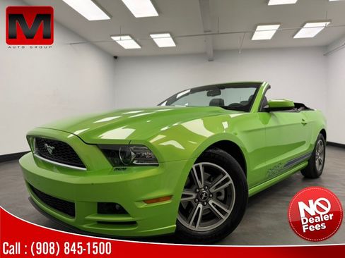 Used 2013 Ford Mustang Premium RWD image 1