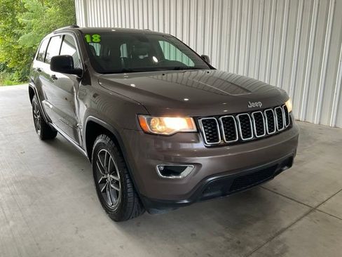 Used 2018 Jeep Grand Cherokee Laredo RWD image 23