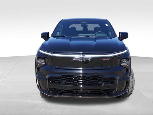 Certified 2025 Chevrolet Silverado EV RST image 12