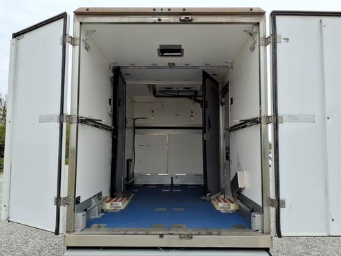 Used 2024 Ford E-350 and Econoline 350 Super Duty w/ Power Windows & Locks Group RWD image 13