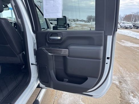 Used 2021 Chevrolet Silverado 3500 LTZ w/ LTZ Convenience Package image 22