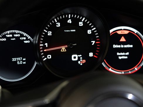 Certified 2023 Porsche Panamera 4 Platinum Edition AWD/4WD image 19