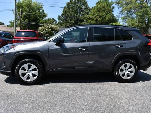 Used 2021 Toyota RAV4 LE FWD image 4