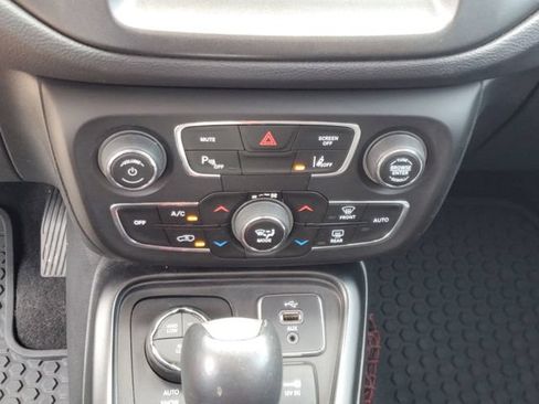 Used 2018 Jeep Compass Trailhawk w/ Navigation Group AWD/4WD image 49