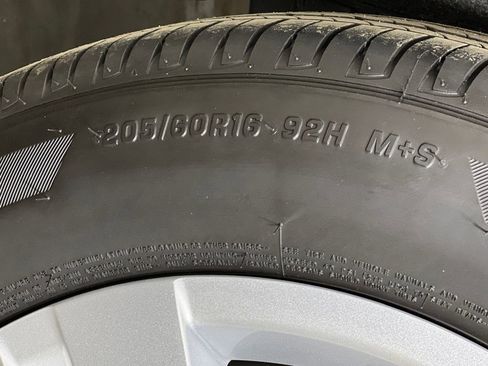 Used 2025 Nissan Kicks Play S image 35