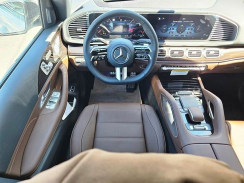 New 2026 Mercedes-Benz GLS 450 4MATIC image 11