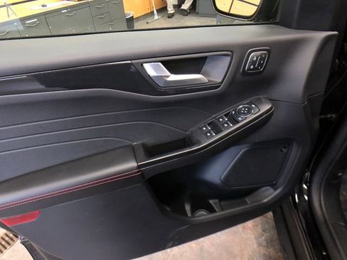 Used 2025 Ford Escape ST-Line Elite w/ Premium Technology Package image 12