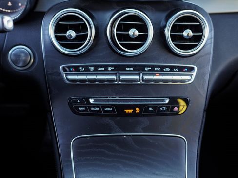 Used 2019 Mercedes-Benz GLC 300 4MATIC Coupe image 33