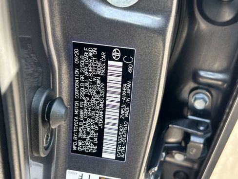 Used 2021 Toyota Prius Limited w/ Premium Convenience Package FWD image 28