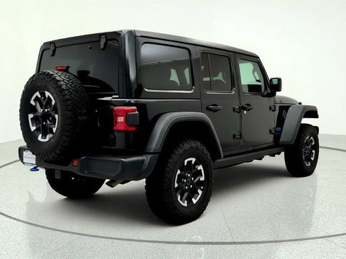 Used 2025 Jeep Wrangler Unlimited Rubicon 4xe w/ Convenience Group AWD/4WD image 5