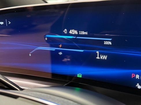 Used 2024 Cadillac Lyriq Tech RWD image 30