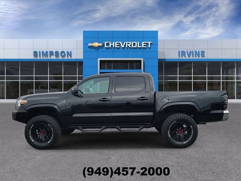 Used 2019 Toyota Tacoma SR5 RWD image 5
