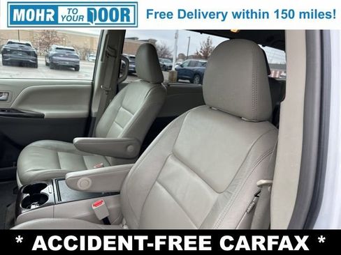 Used 2017 Toyota Sienna XLE Premium image 9