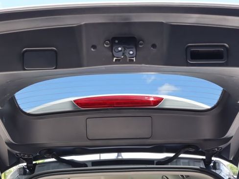 Used 2024 Nissan Rogue S FWD image 22
