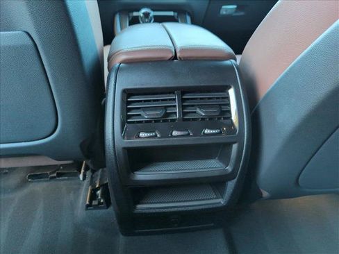 Used 2022 BMW X5 xDrive45e w/ Parking Assistance Package AWD/4WD image 18