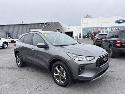 Used 2025 Ford Escape ST-Line Select image 1