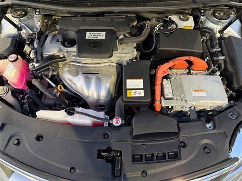 Used 2018 Toyota Avalon Limited image 40