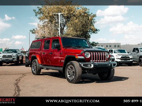 Used 2021 Jeep Gladiator Overland w/ Popular Equipment Package AWD/4WD image 1