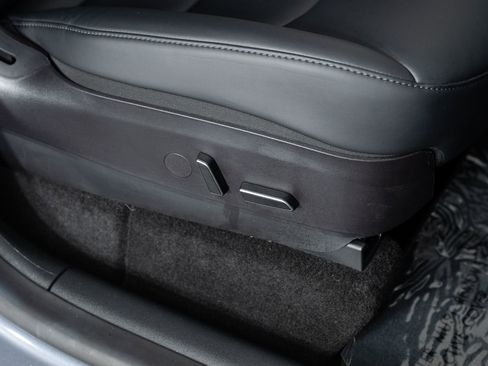 Used 2022 Tesla Model Y Performance image 29