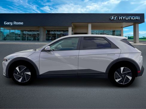 New 2026 Hyundai Ioniq 5 SE AWD/4WD image 3