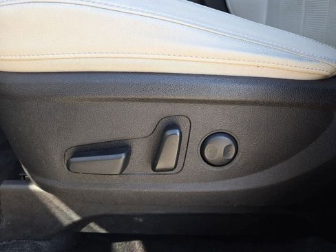 Certified 2022 Kia Telluride EX w/ EX Premium Package image 16