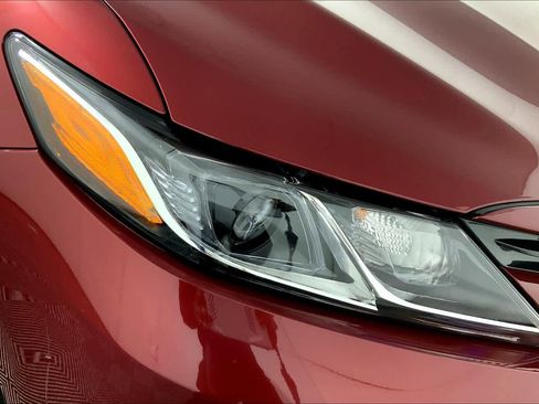 Used 2019 Toyota Camry LE image 26