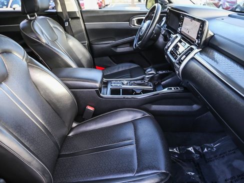 Used 2022 Kia Sorento S w/ Panoramic Sunroof Package image 16