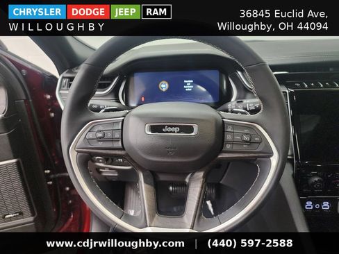 Used 2024 Jeep Grand Cherokee L Limited AWD/4WD image 17