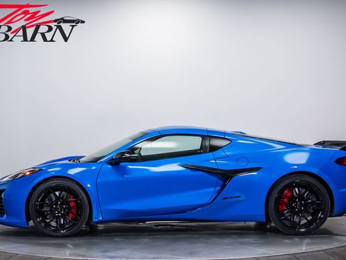 Used 2025 Chevrolet Corvette Z06 image 10