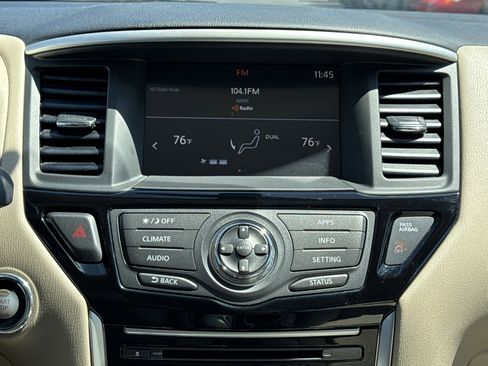 Used 2017 Nissan Pathfinder SV AWD/4WD image 8
