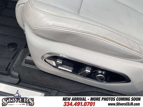 Used 2021 Jeep Grand Cherokee L Overland w/ Luxury Tech Group IV AWD/4WD image 51