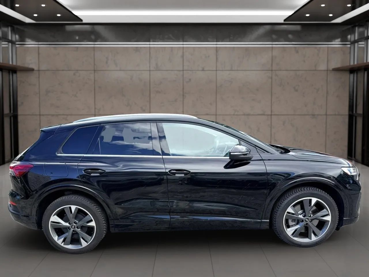 Used 2022 Audi Q4 e-tron Prestige AWD/4WD image 2