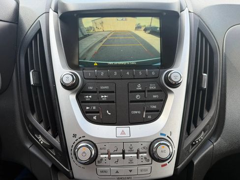 Used 2017 Chevrolet Equinox LT w/ Convenience Package FWD image 12