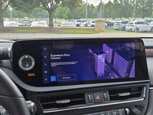 Used 2025 Lexus ES 350 w/ Premium Package FWD image 18